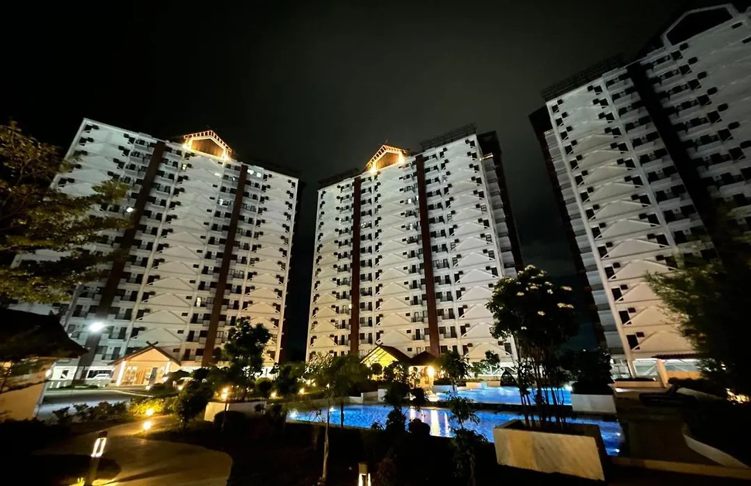 Royal Oceancrest Mactan - Resort Type Condominium Unit 0215B